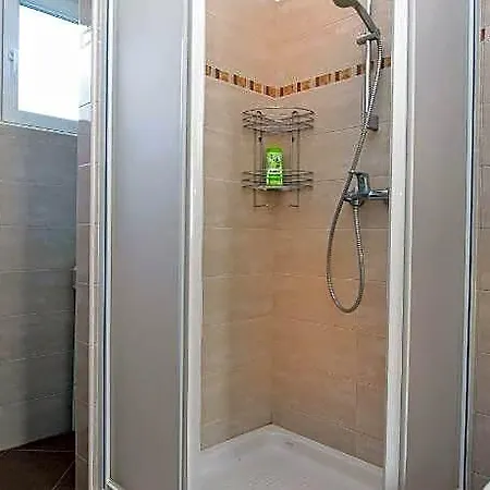 House 385 Hotel Pula