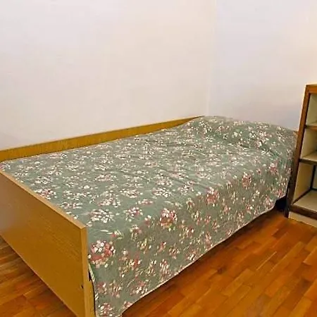 House 385 Hotel